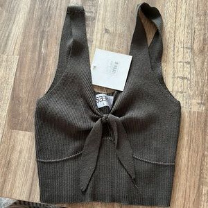 Seek the label crop top, sweater material. Super comfy, size small. Olive green